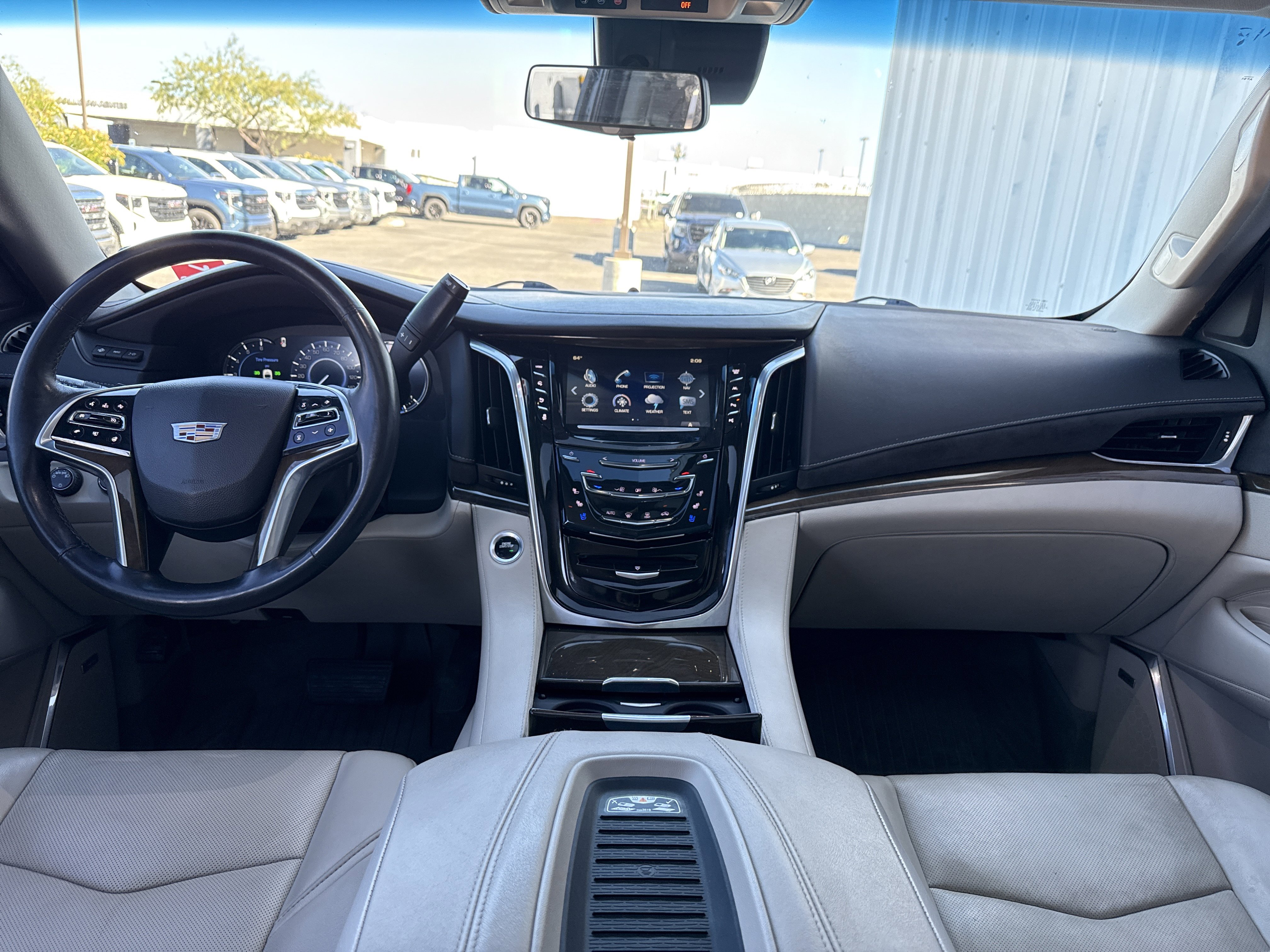 Used 2018 Cadillac Escalade Luxury w/ LPO, Radiant Package image 21