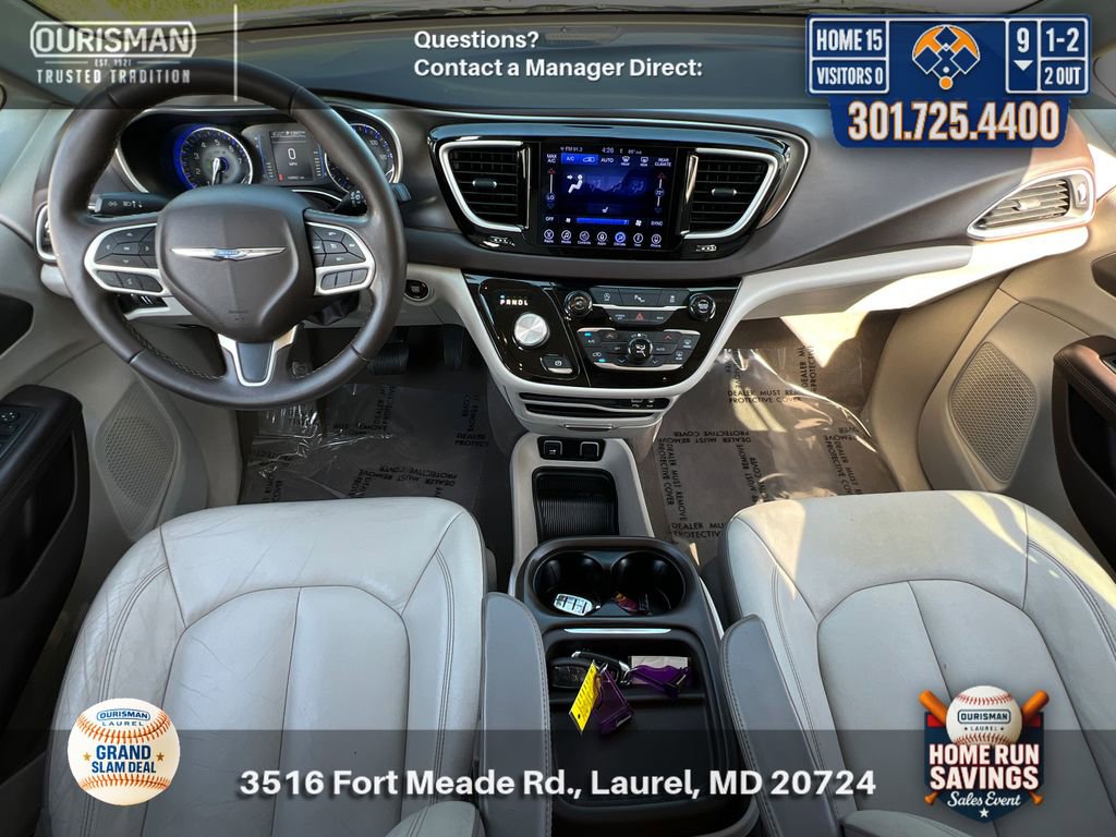 Used 2017 Chrysler Pacifica Touring-L w/ Tire & Wheel Group image 16