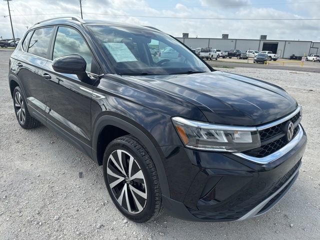 Used 2024 Volkswagen Taos SE FWD image 7