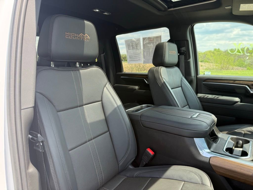 Used 2025 Chevrolet Silverado 2500 High Country w/ Technology Package image 27