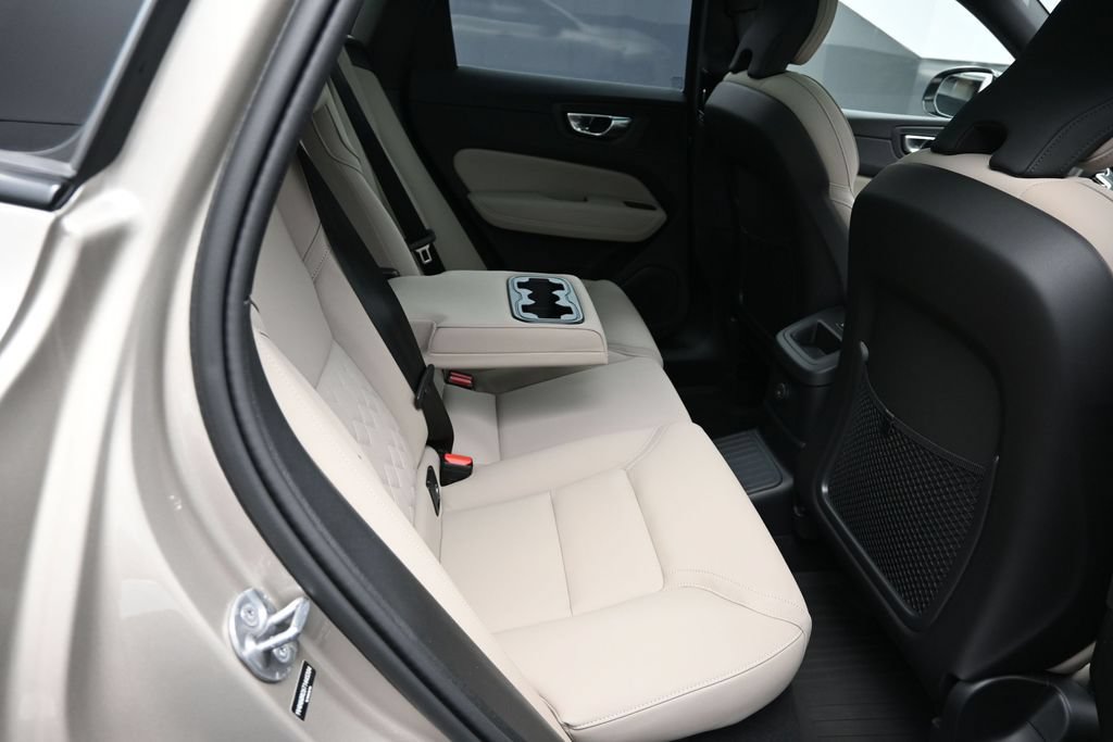 New 2026 Volvo XC60 T8 Plus w/ Protection Package Premier AWD/4WD image 17