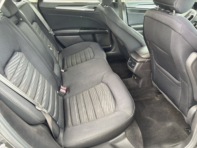 Used 2016 Ford Fusion SE FWD image 17