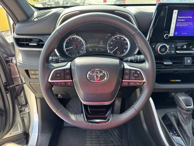 Used 2023 Toyota Highlander XSE FWD image 44