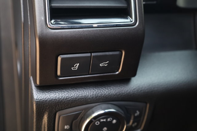 Used 2021 Ford Expedition Limited AWD/4WD image 13