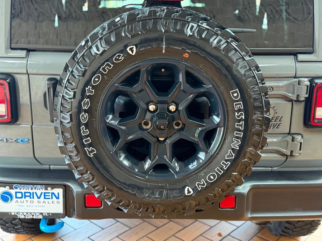Used 2023 Jeep Wrangler Unlimited w/ Sun & Screen Package AWD/4WD image 16
