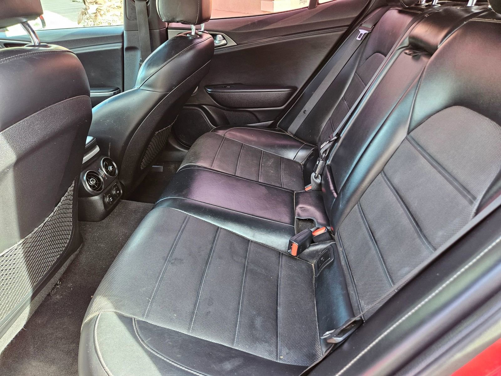 Used 2018 Kia Stinger GT2 image 11