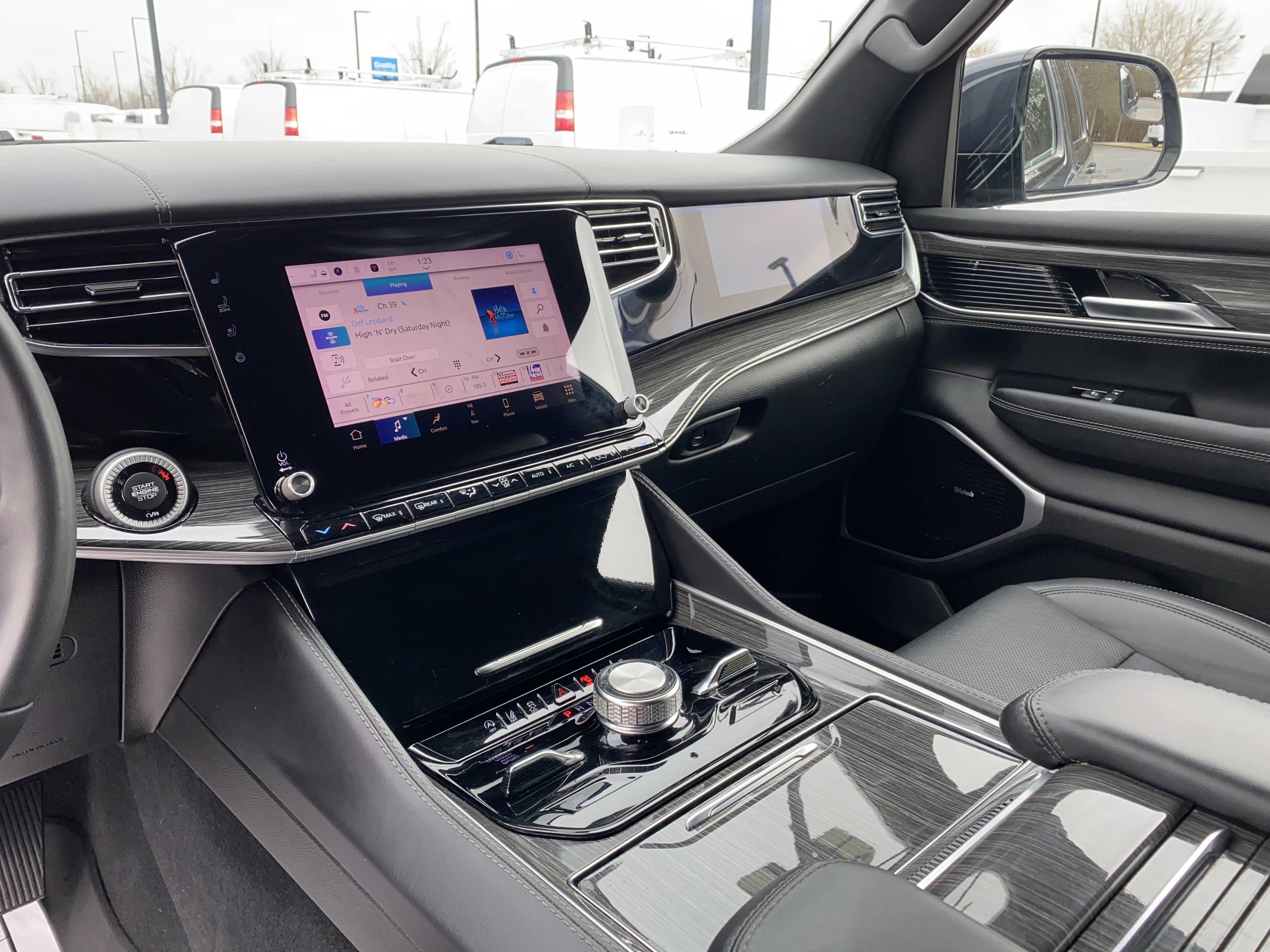 Used 2022 Jeep Wagoneer Series III w/ Premium Group I image 23