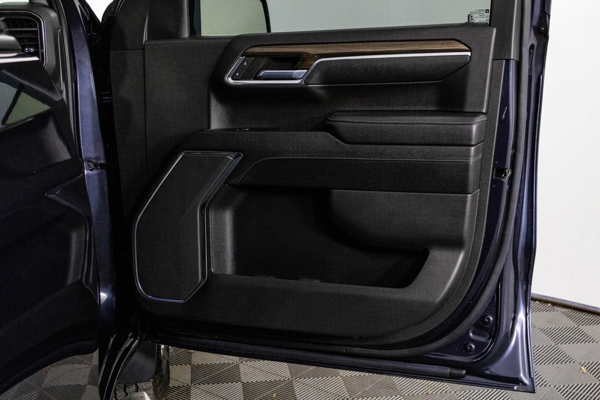 Used 2023 Chevrolet Silverado 1500 RST image 38