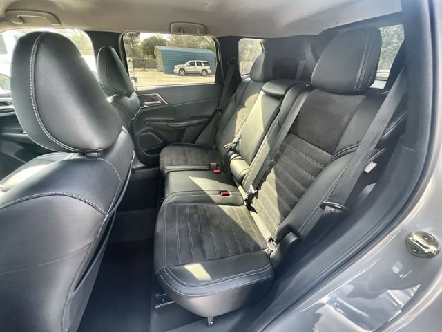 Used 2024 Mitsubishi Outlander SE image 24