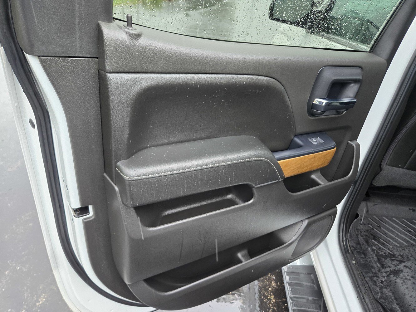 Used 2018 Chevrolet Silverado 1500 LTZ AWD/4WD image 38