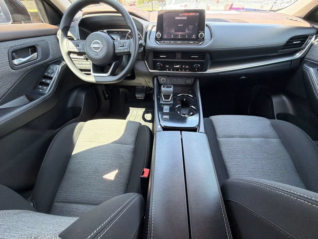 Used 2023 Nissan Rogue SV FWD image 22