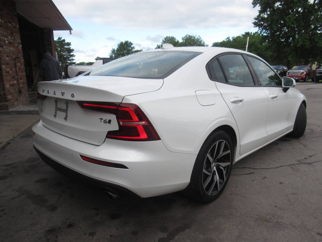 Used 2020 Volvo S60 T6 Momentum w/ Protection Package AWD/4WD image 8