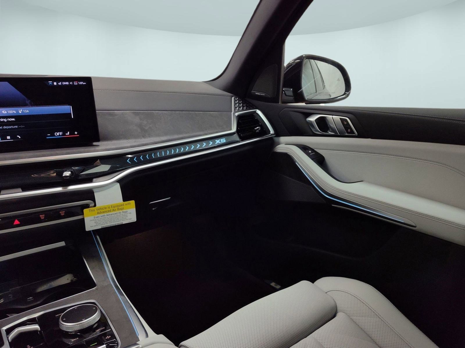 Used 2026 BMW X5 xDrive50e w/ M Sport Package image 24