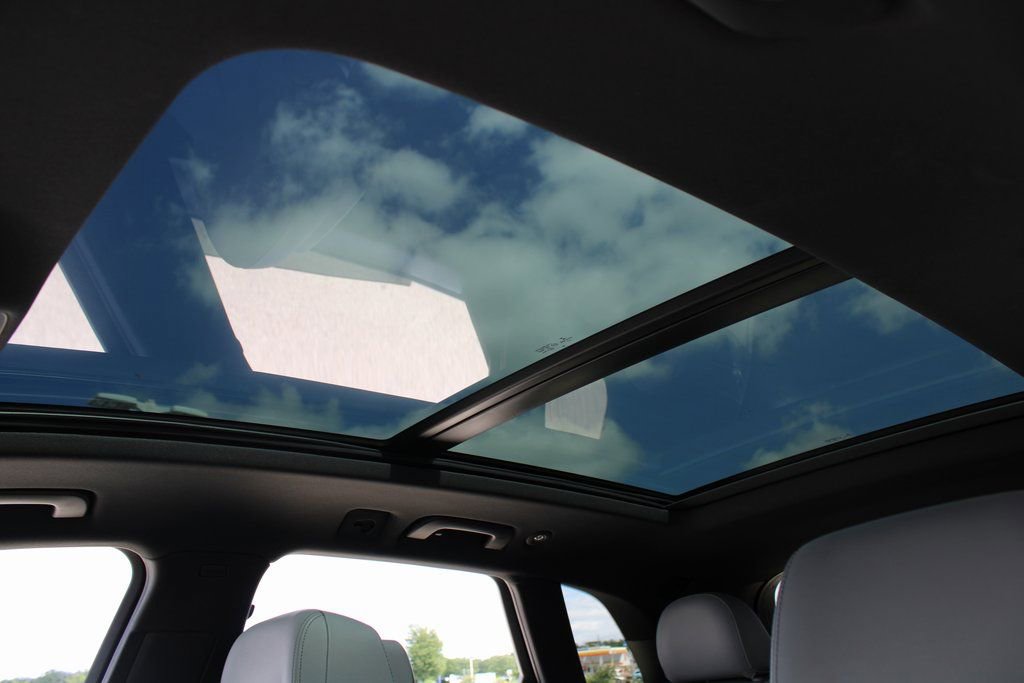 Used 2022 Audi SQ5 Premium Plus w/ Premium Plus Package image 22