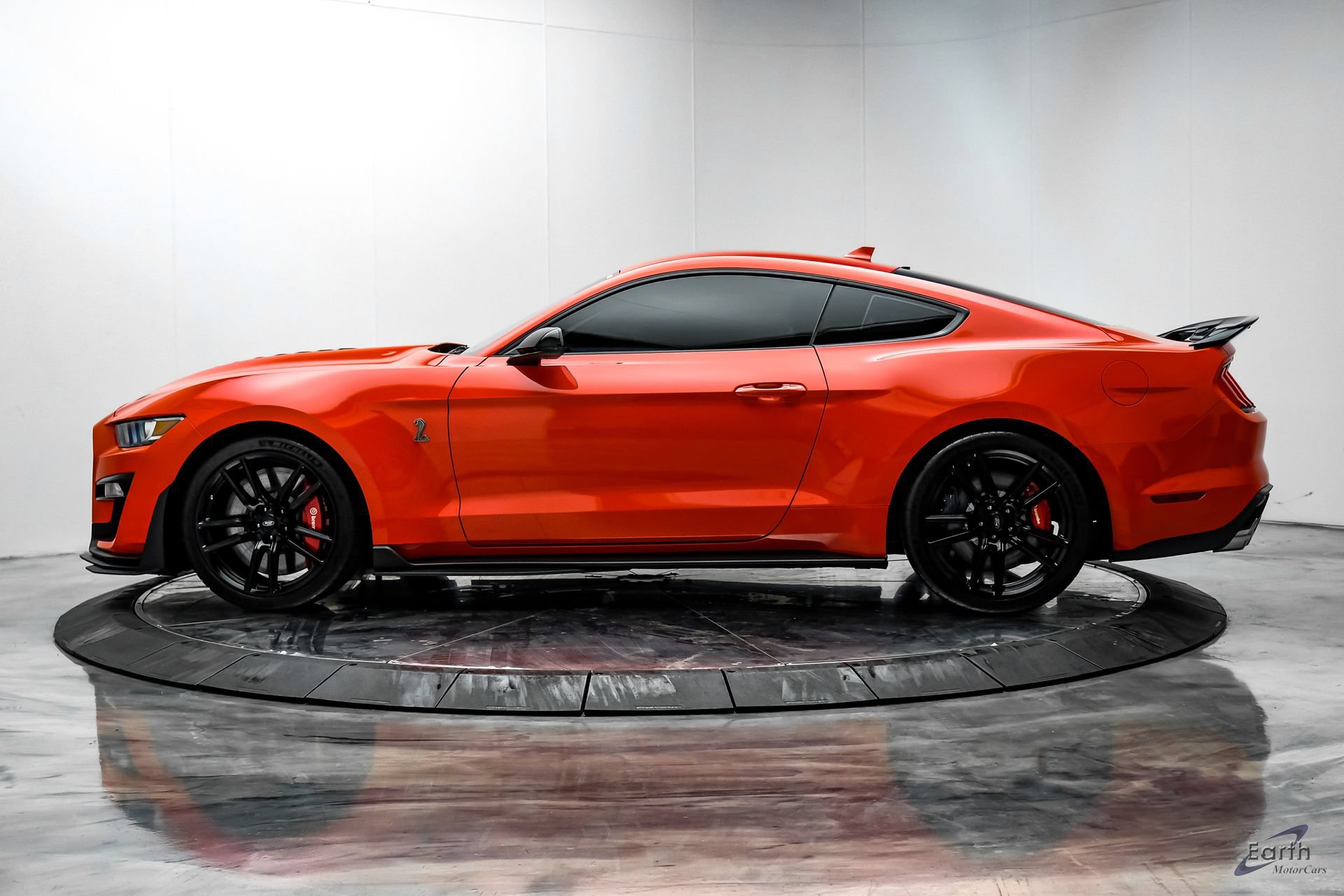 Used 2022 Ford Mustang Shelby GT500 w/ Technology Package RWD image 5