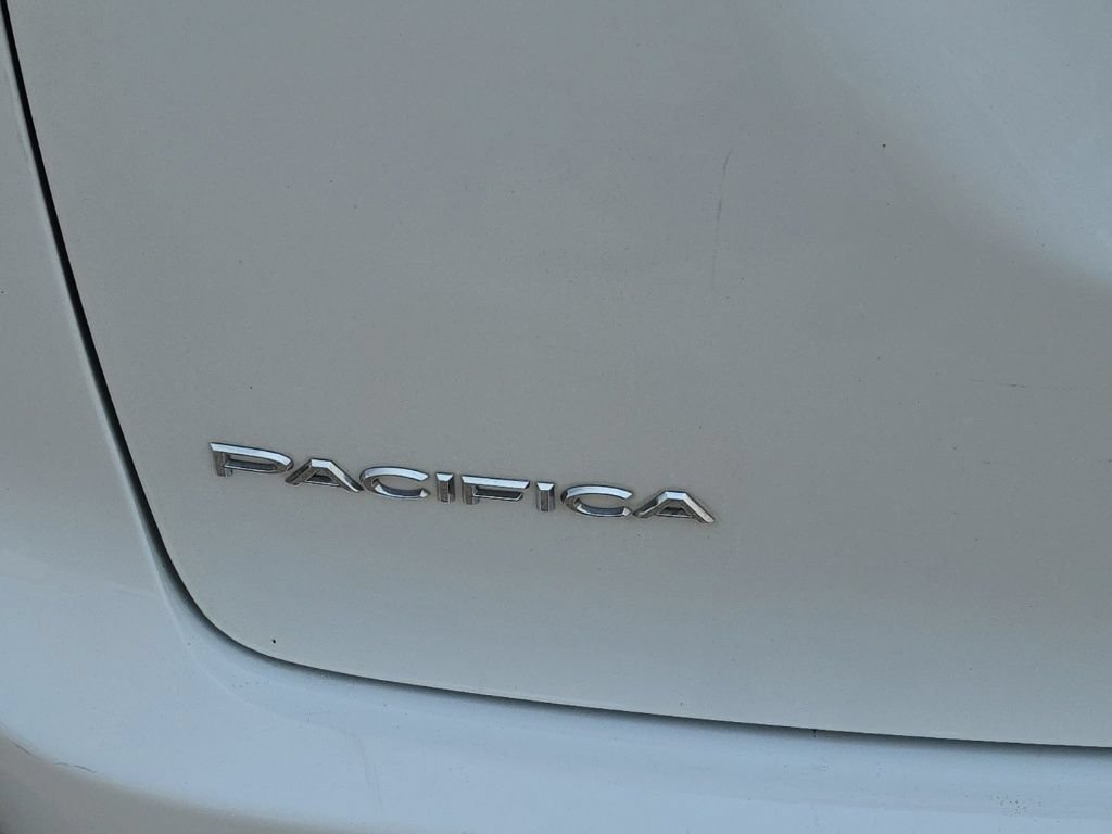 Used 2020 Chrysler Pacifica Limited FWD image 7