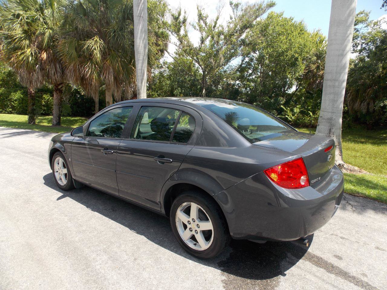Used 2009 Chevrolet Cobalt LT w/ Preferred Equipment Group FWD image 7
