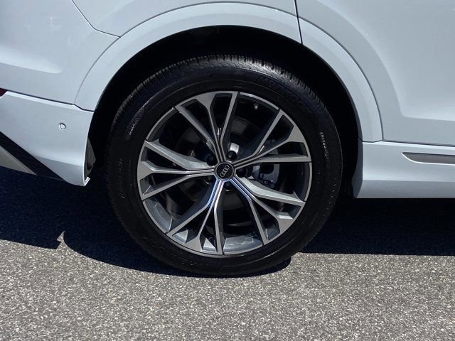Used 2025 Audi Q8 Premium Plus w/ Premium Plus Package image 10