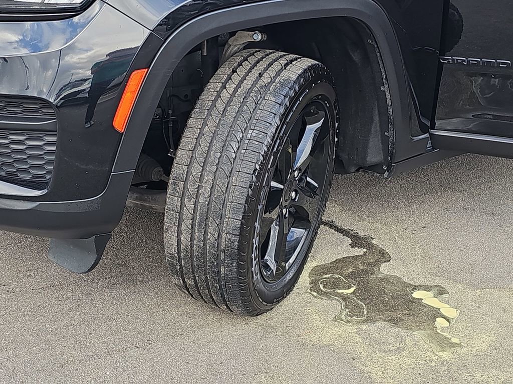 Used 2023 Jeep Grand Cherokee Altitude image 35