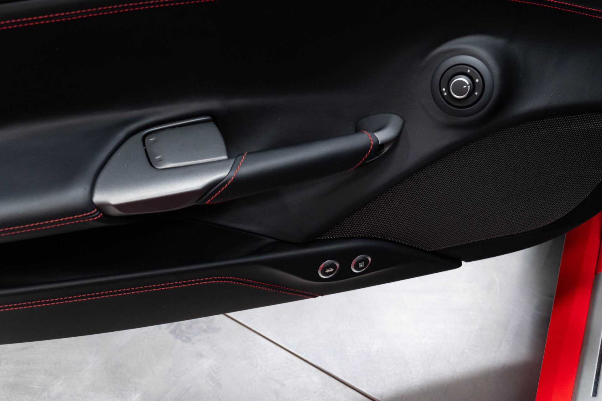 Used 2018 Ferrari 488 GTB RWD image 7