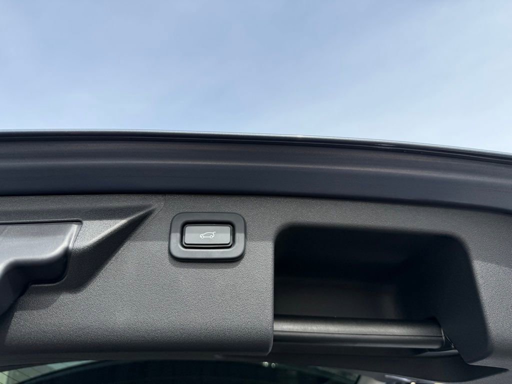 Used 2022 Land Rover Discovery Sport S R-Dynamic image 38