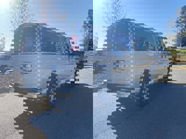 Used 2025 Chevrolet Express 3500 LT w/ LT Preferred Equipment Group image 3