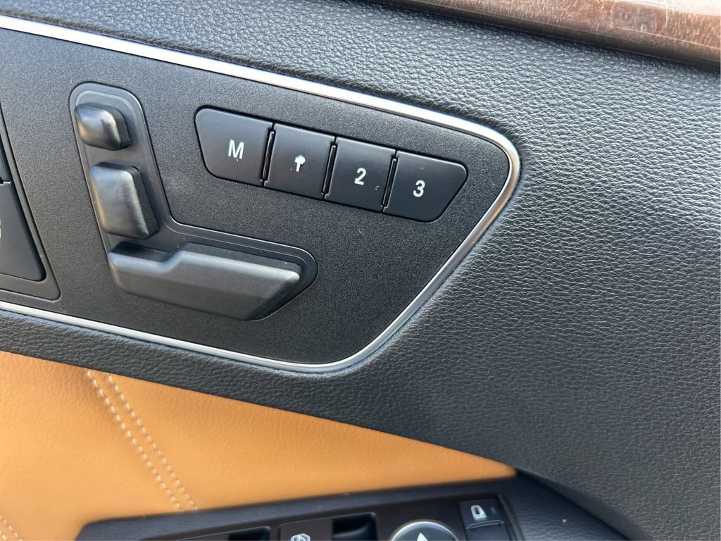 Used 2013 Mercedes-Benz E 350 Sedan image 24