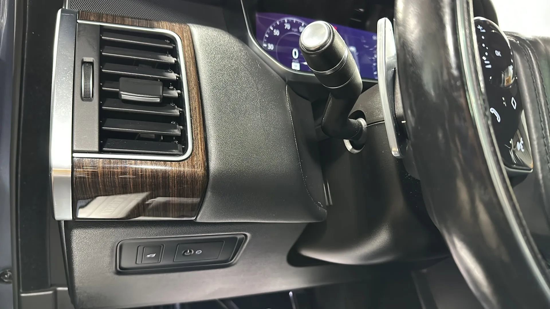 Used 2019 Land Rover Range Rover Sport HSE Dynamic image 30