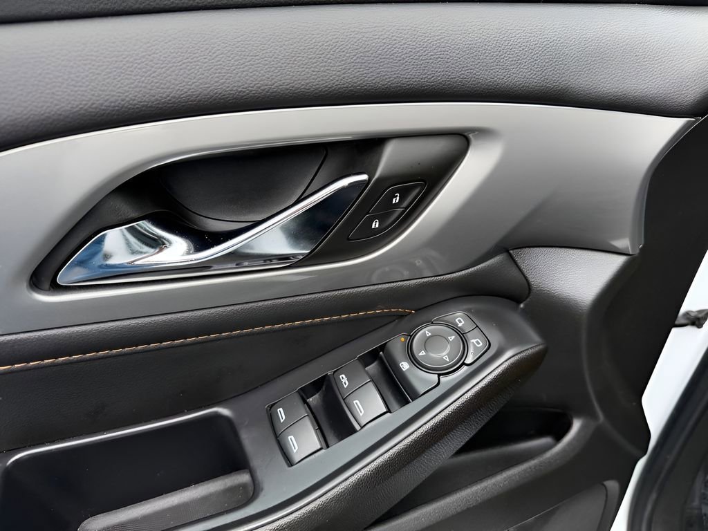 Used 2021 Chevrolet Traverse LT w/ LT Premium Package AWD/4WD image 20