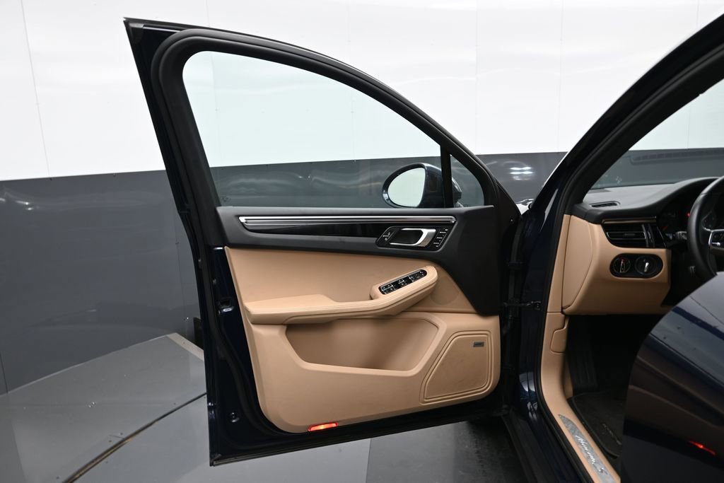 Certified 2020 Porsche Macan S AWD/4WD image 8