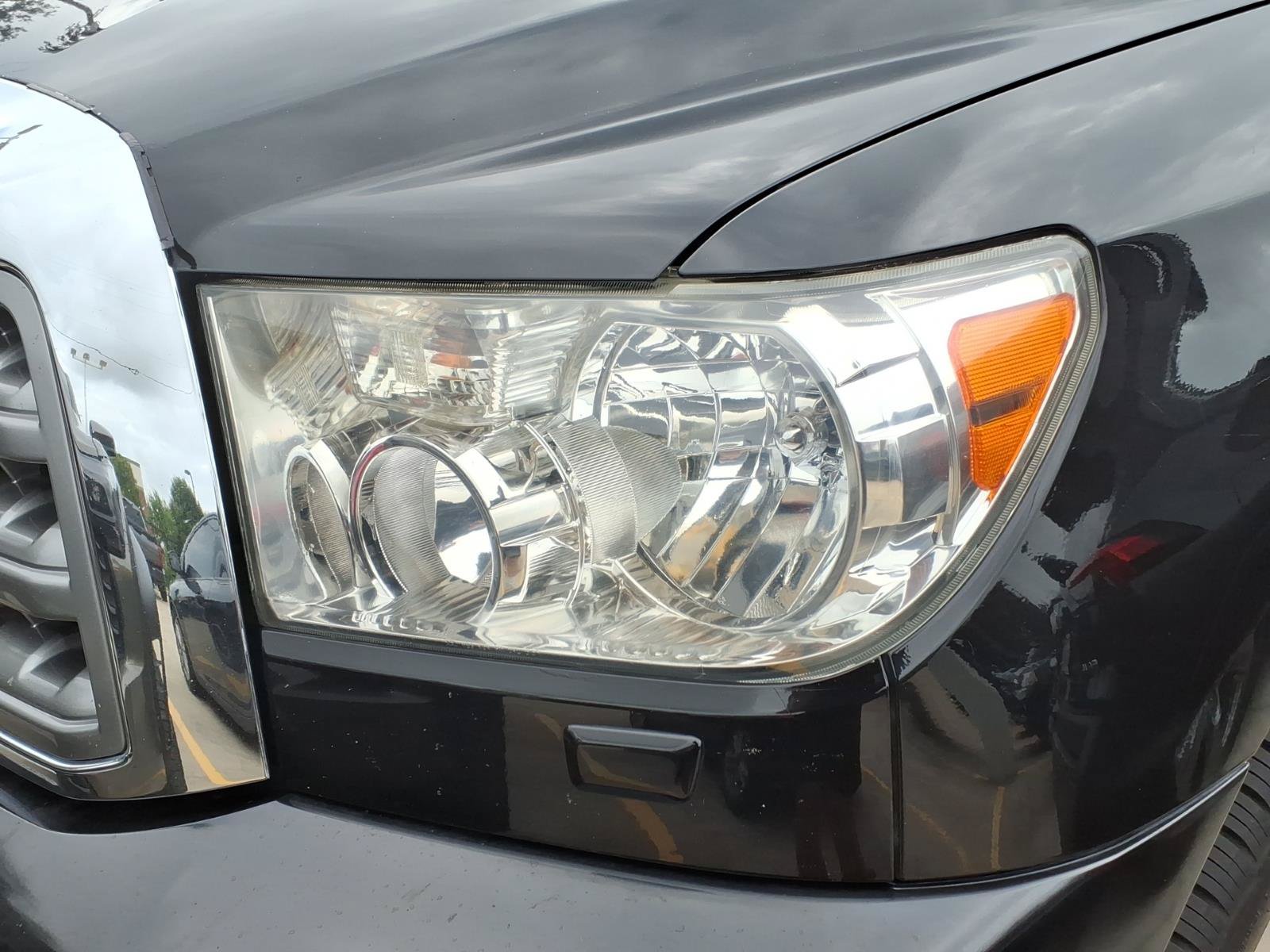 Used 2016 Toyota Sequoia Platinum RWD image 2