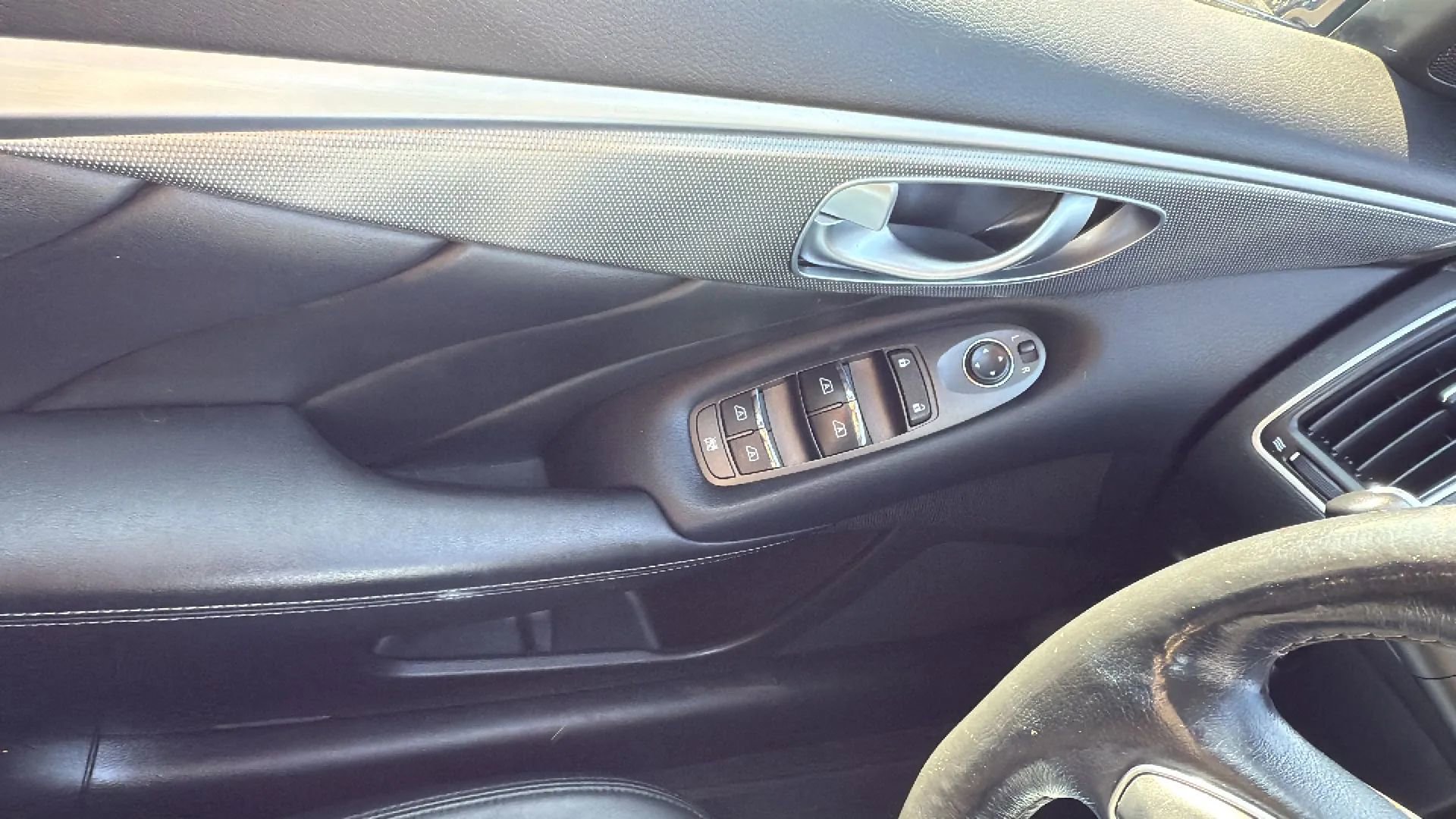 Used 2015 INFINITI Q50 Premium w/ Navigation Package image 22