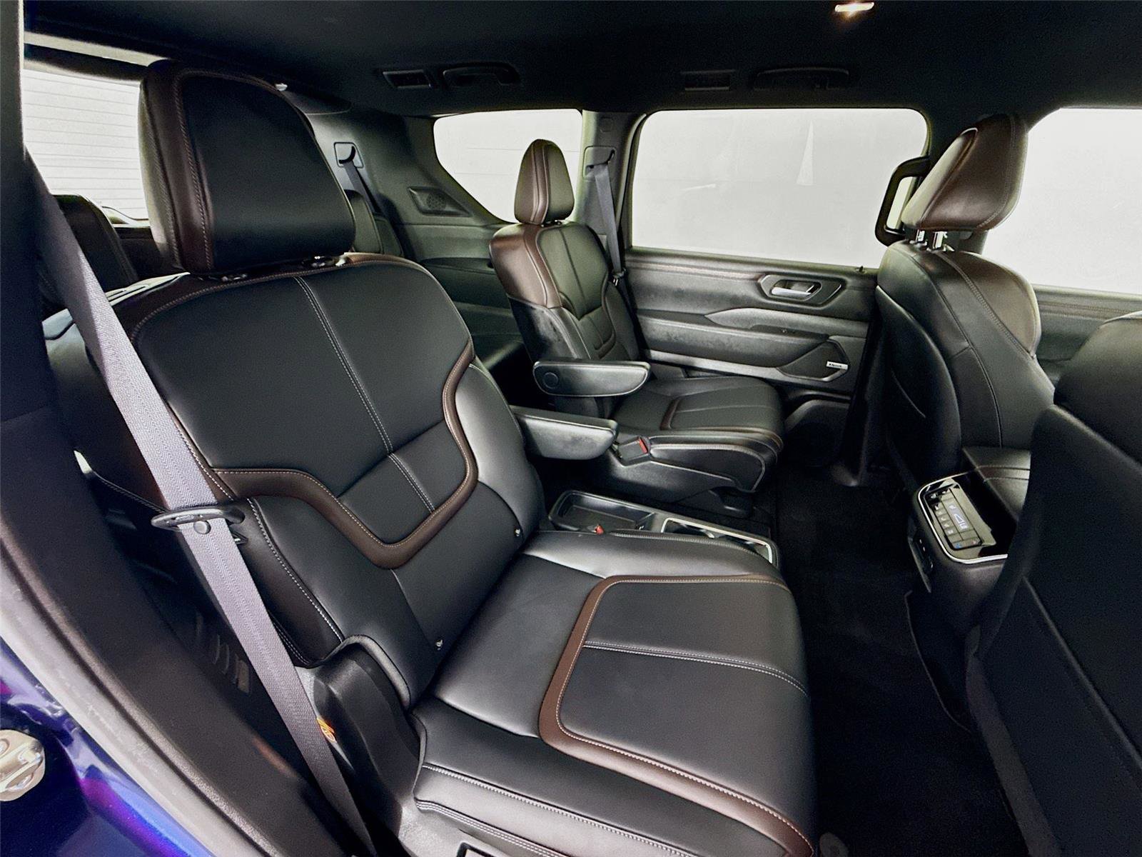 Used 2025 Nissan Armada SL w/ Captain's Chari Seat Package image 25