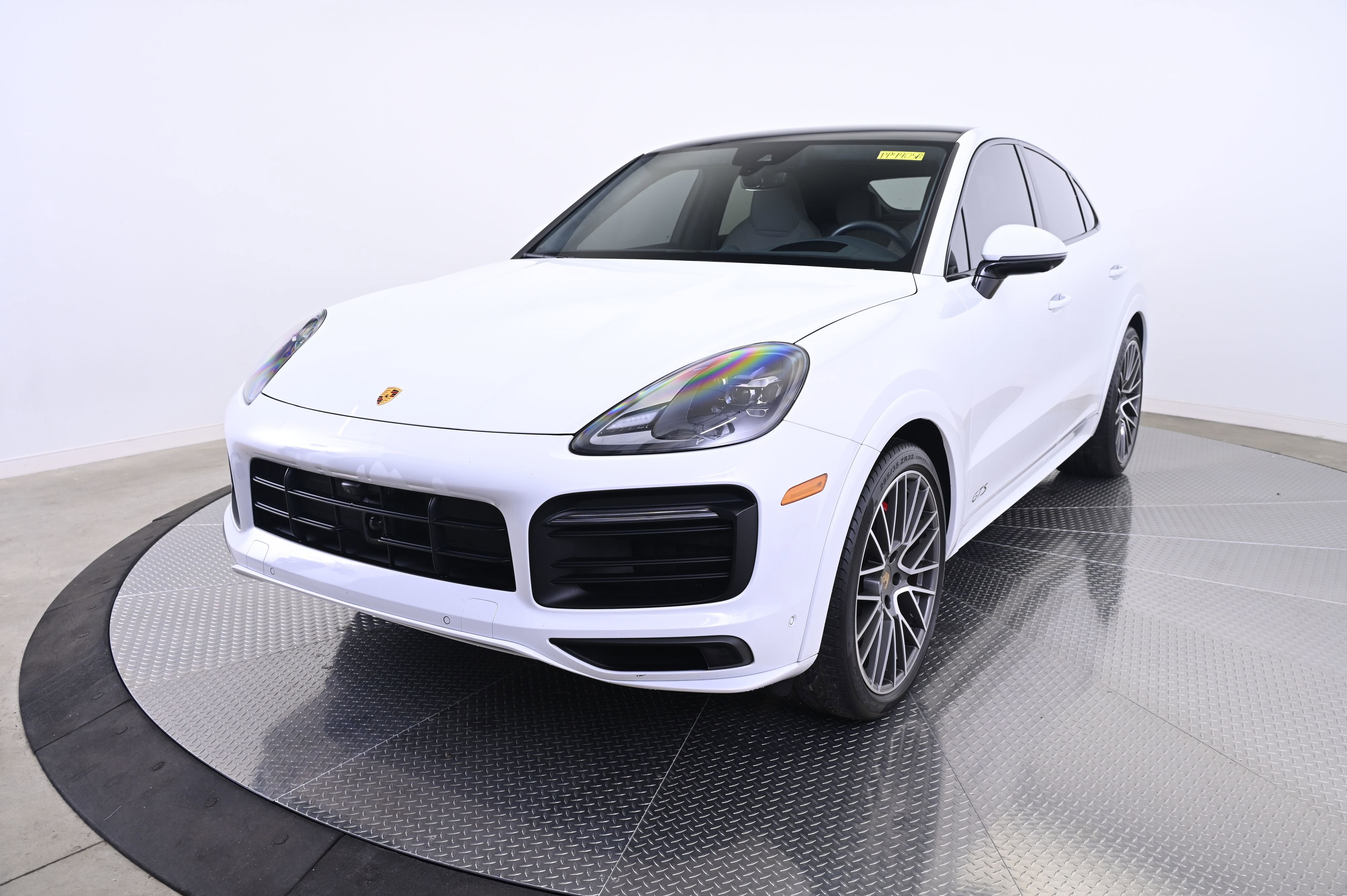 Used 2022 Porsche Cayenne GTS image 1