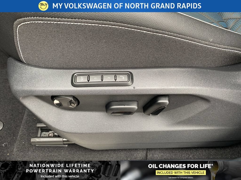 New 2026 Volkswagen Atlas Cross Sport SEL Premium R-Line AWD/4WD image 8