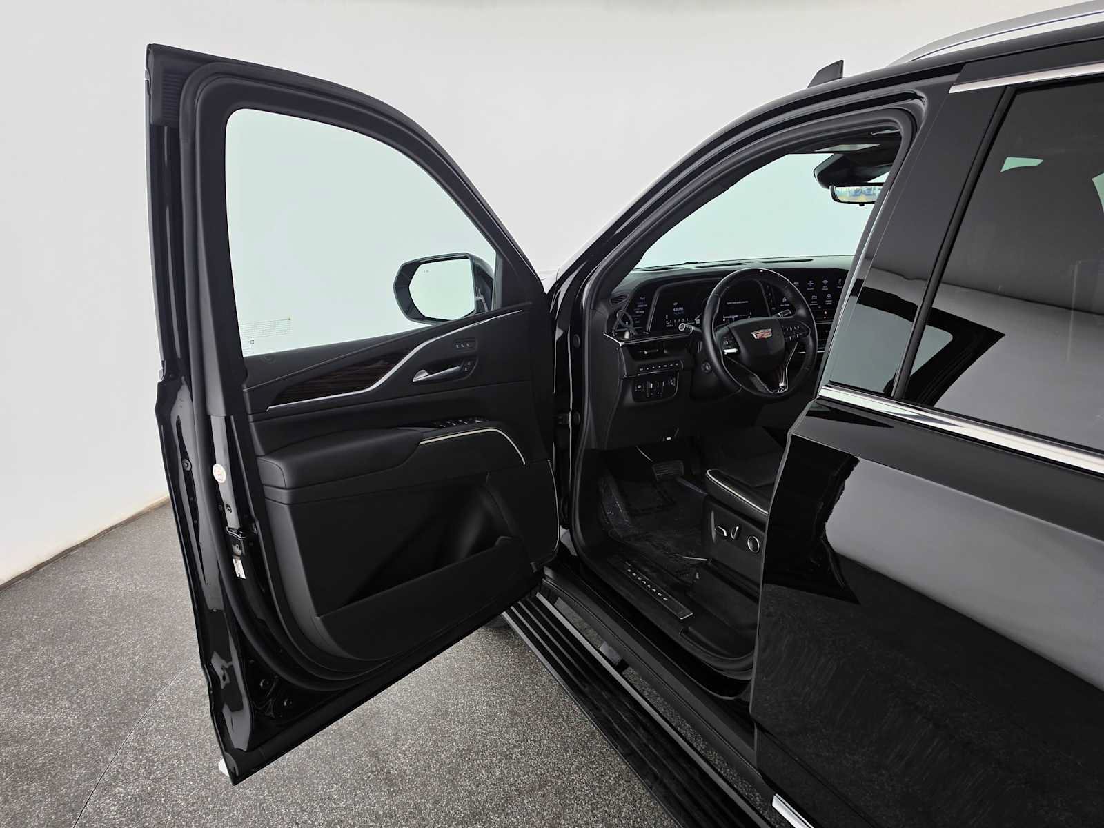 Used 2024 Cadillac Escalade Premium Luxury w/ Performance Package AWD/4WD image 21