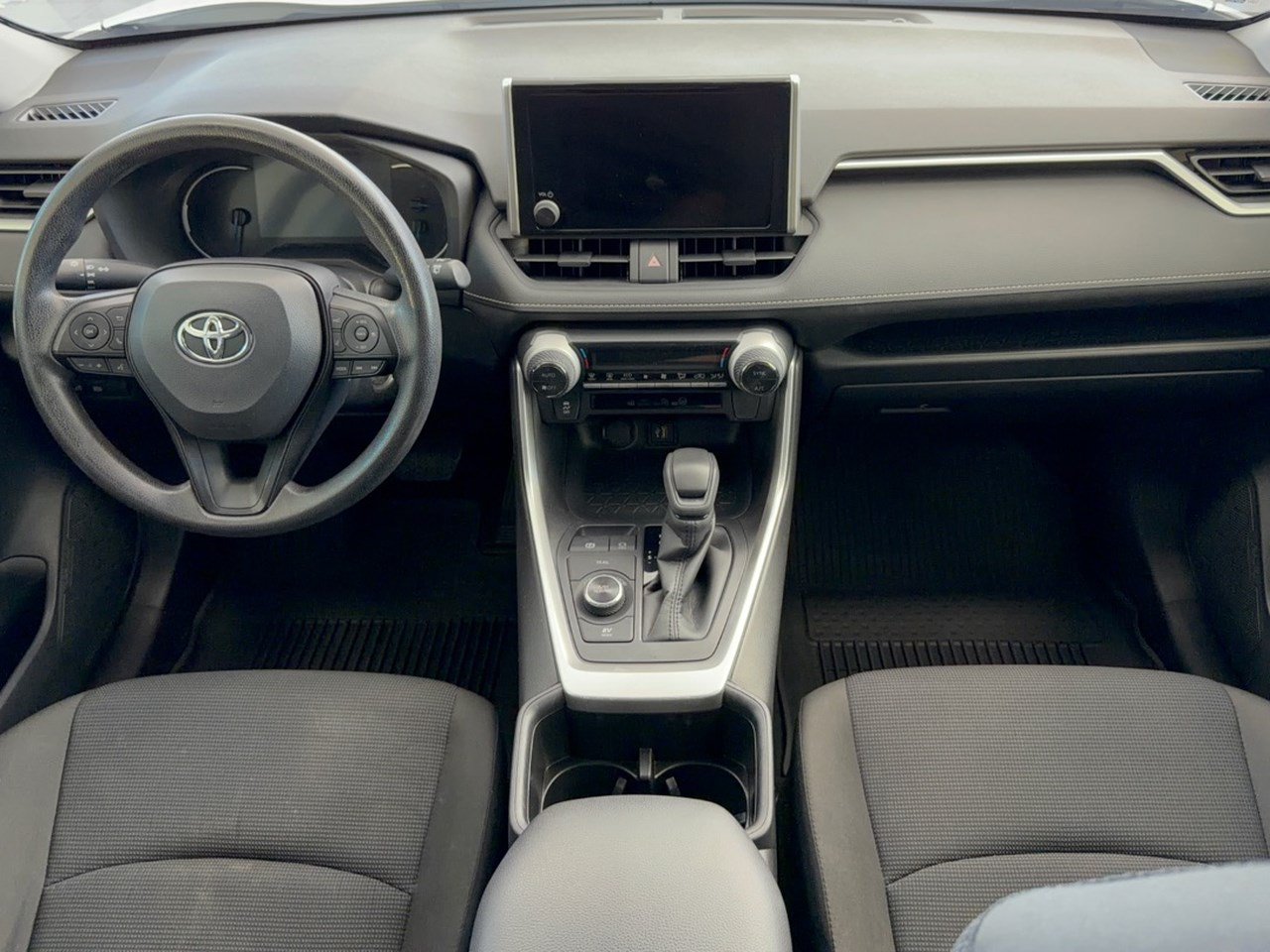 Used 2023 Toyota RAV4 LE AWD/4WD image 17