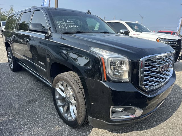 Used 2018 GMC Yukon XL Denali w/ Open Road Package RWD image 10