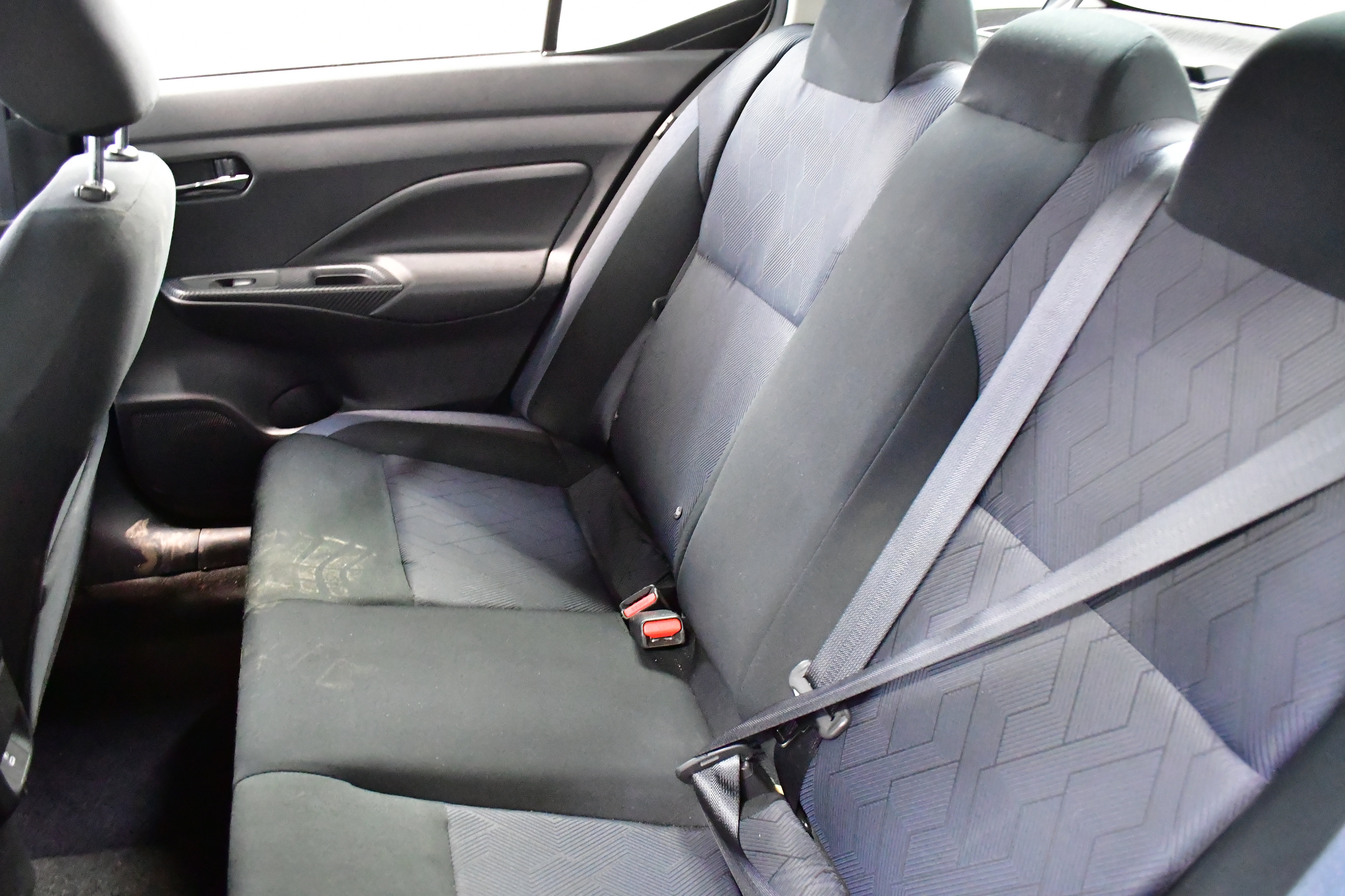 Used 2025 Nissan Versa SV image 11