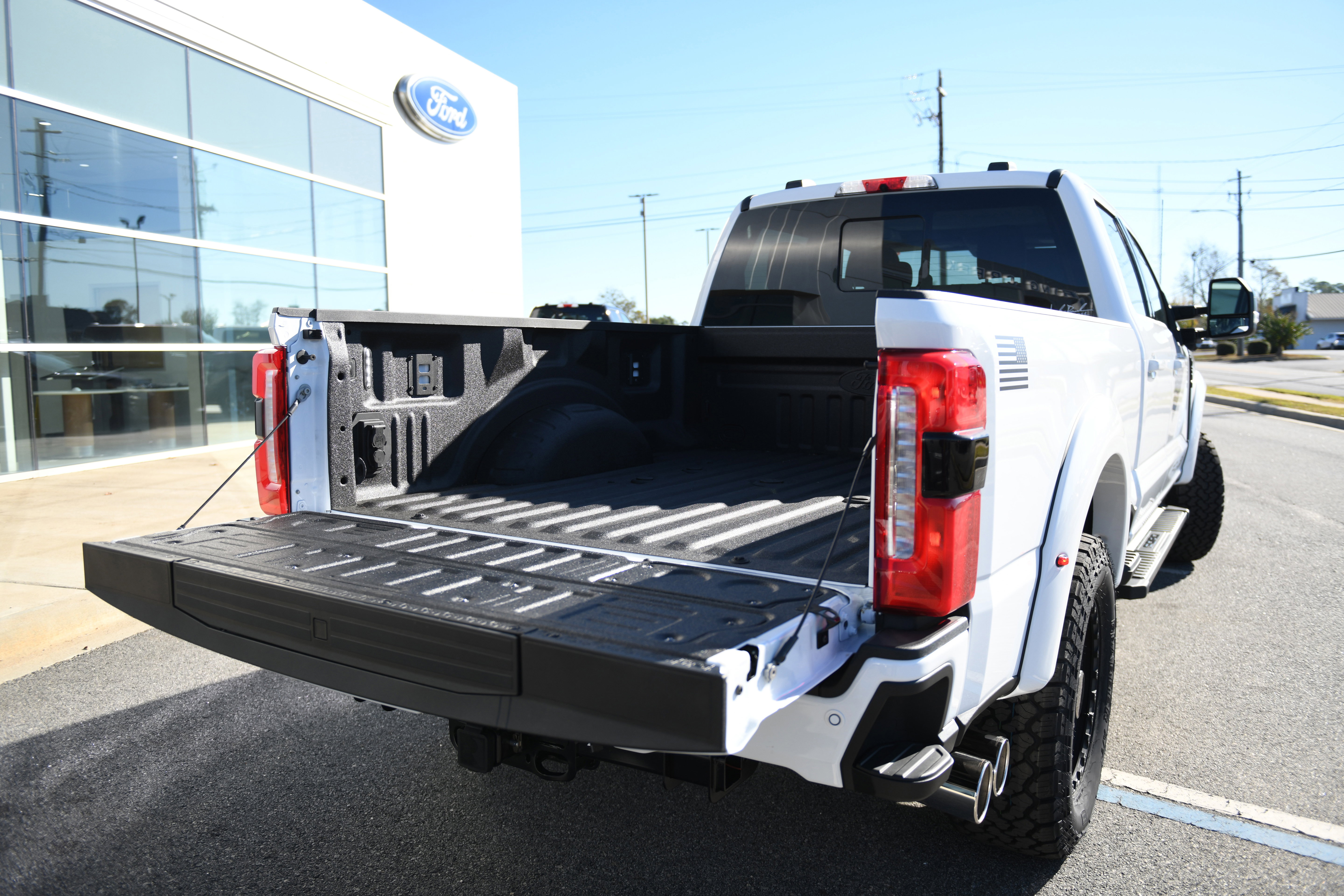 New 2026 Ford F250 Lariat w/ Black Appearance Package image 19