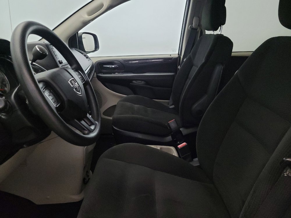 Used 2019 Dodge Grand Caravan SE FWD image 17
