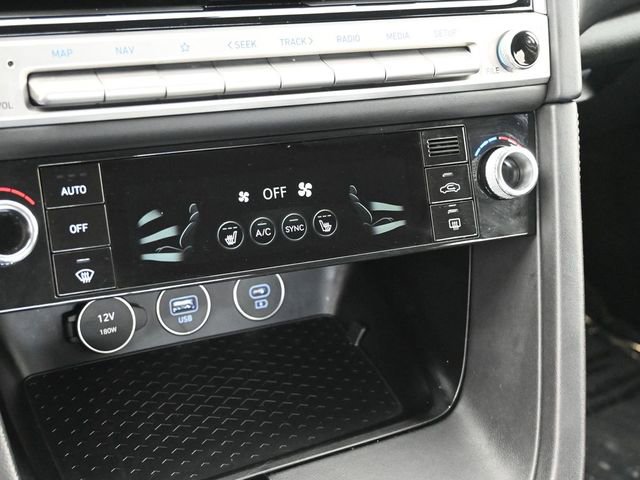 Used 2025 Genesis G70 2.5T image 24