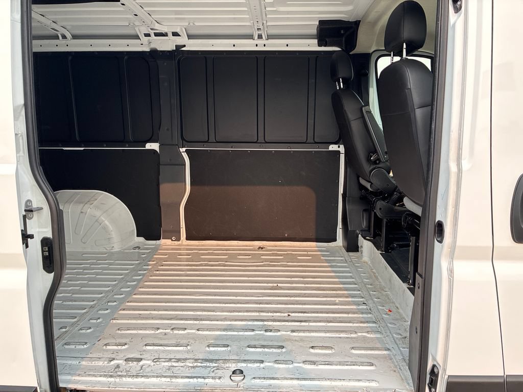 Used 2025 RAM ProMaster 2500 w/ Convenience Group FWD image 28