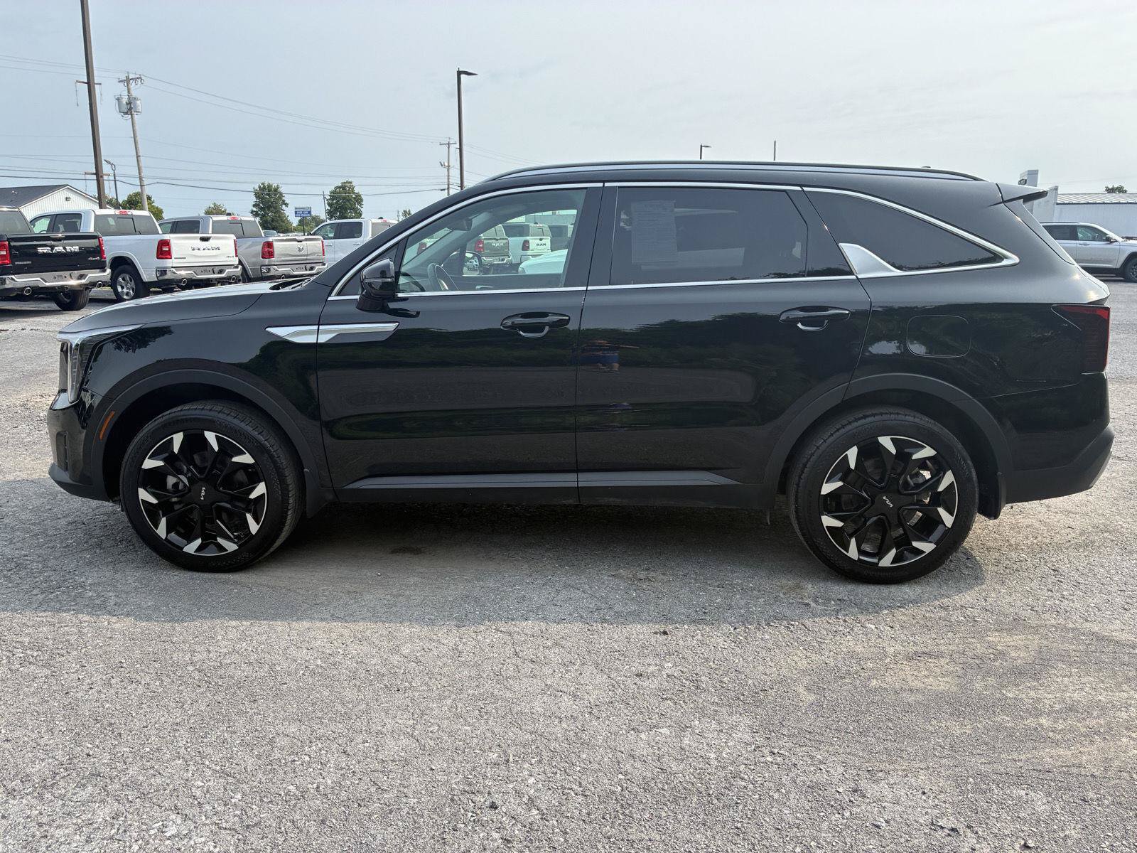Used 2025 Kia Sorento X-Line EX AWD/4WD image 4