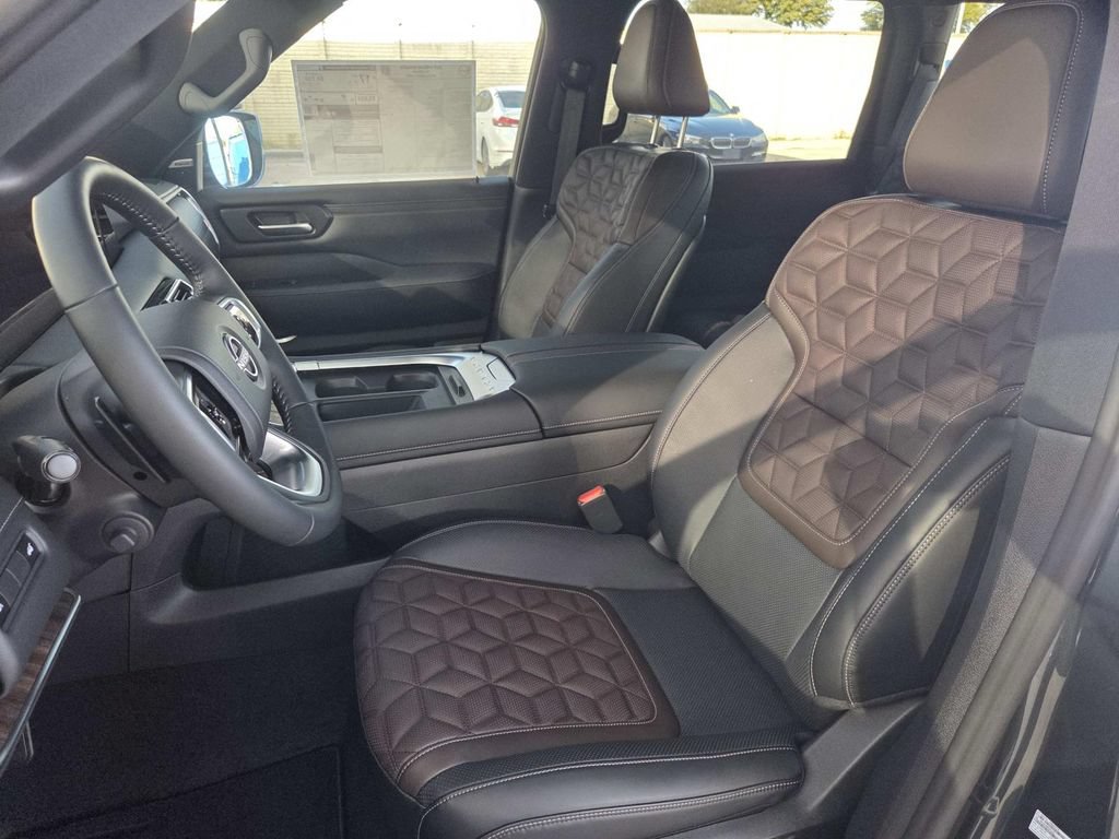 New 2026 Nissan Armada Platinum AWD/4WD image 9