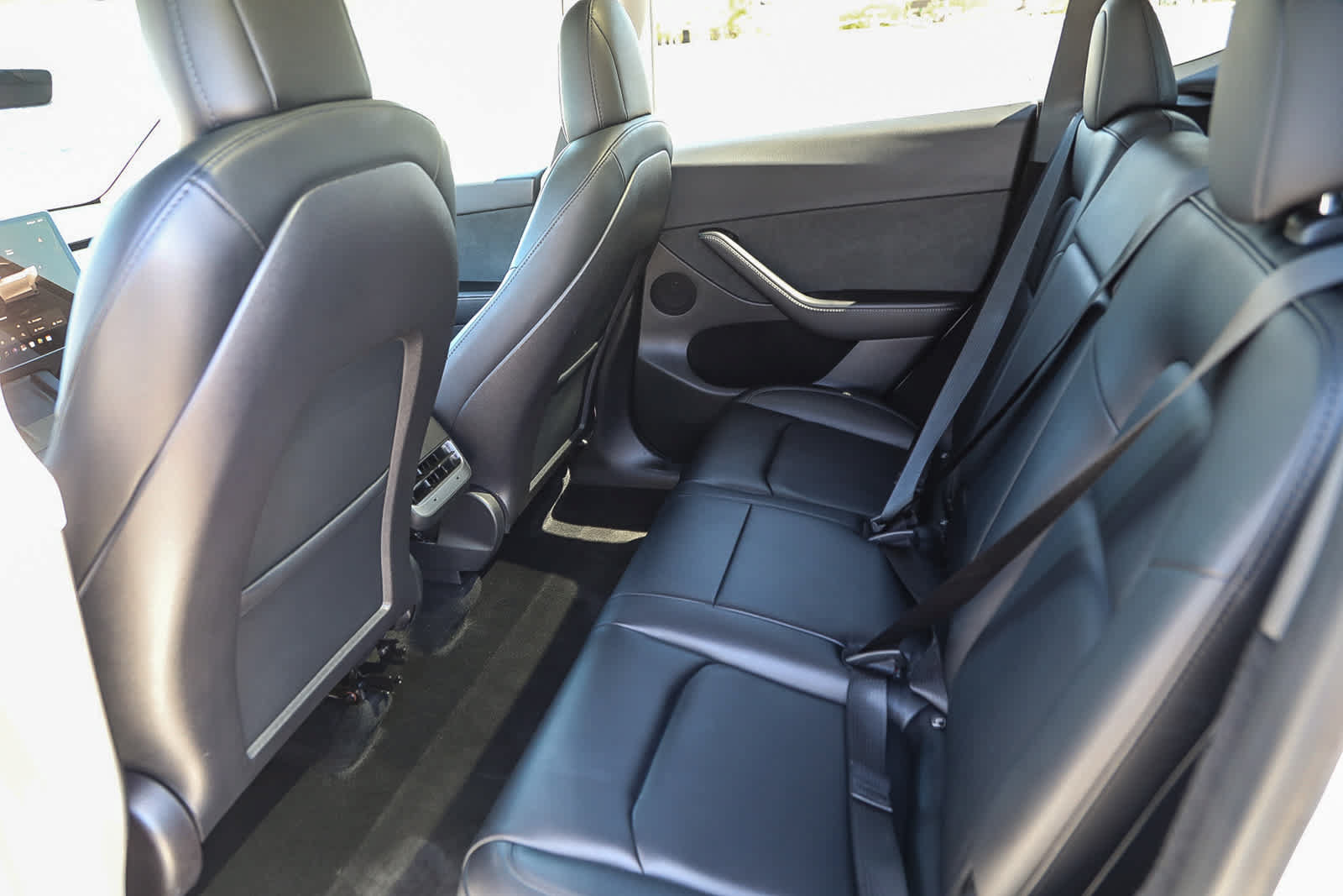 Used 2023 Tesla Model Y Performance AWD/4WD image 17