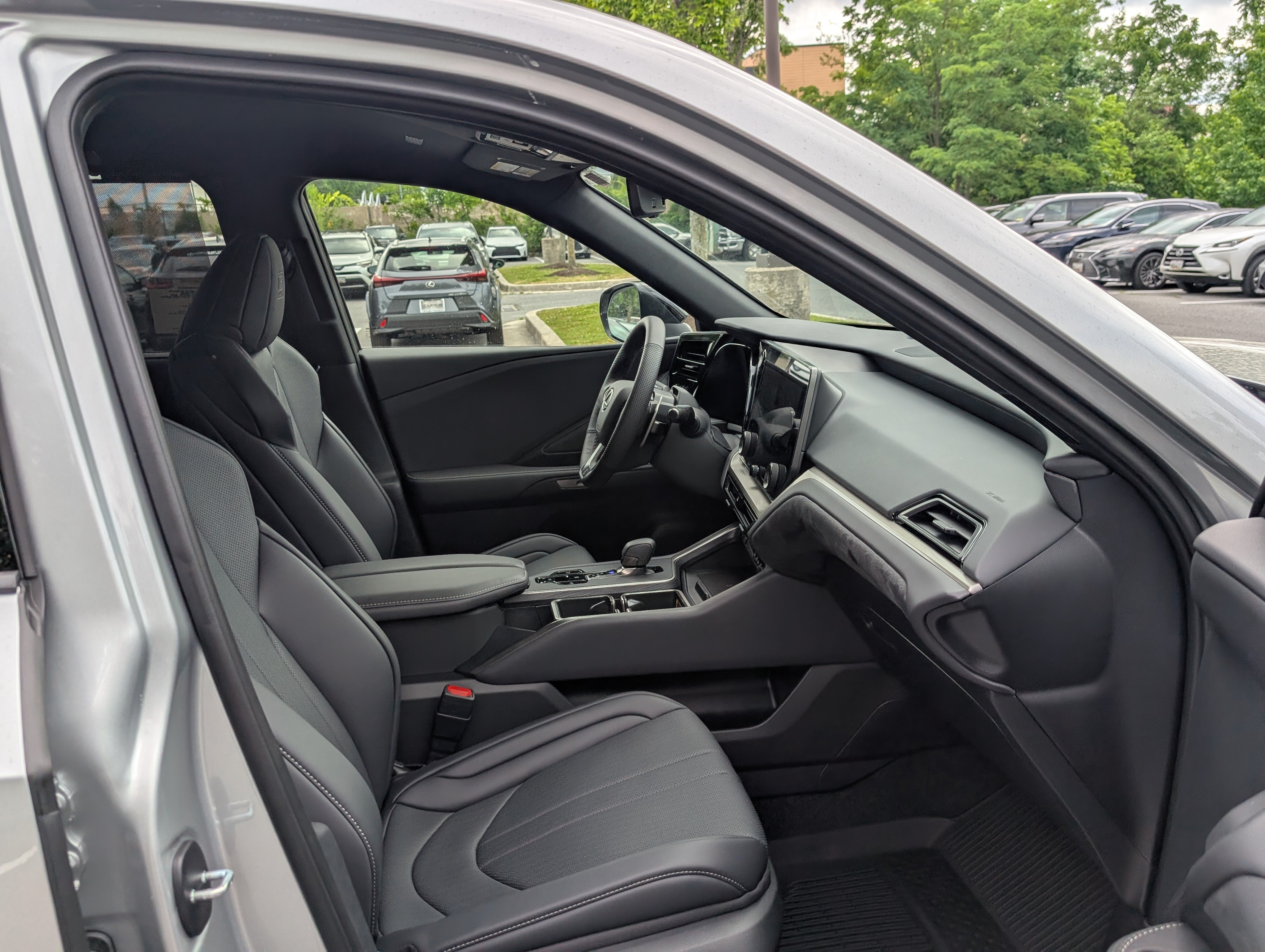 New 2026 Lexus TX 500h AWD image 8