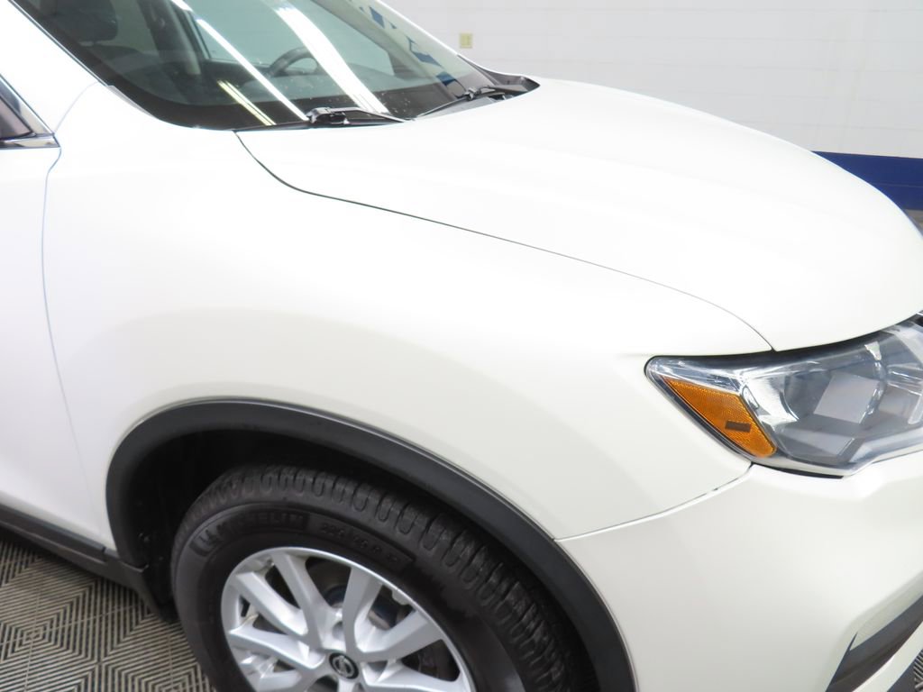 Used 2017 Nissan Rogue SV AWD/4WD image 22