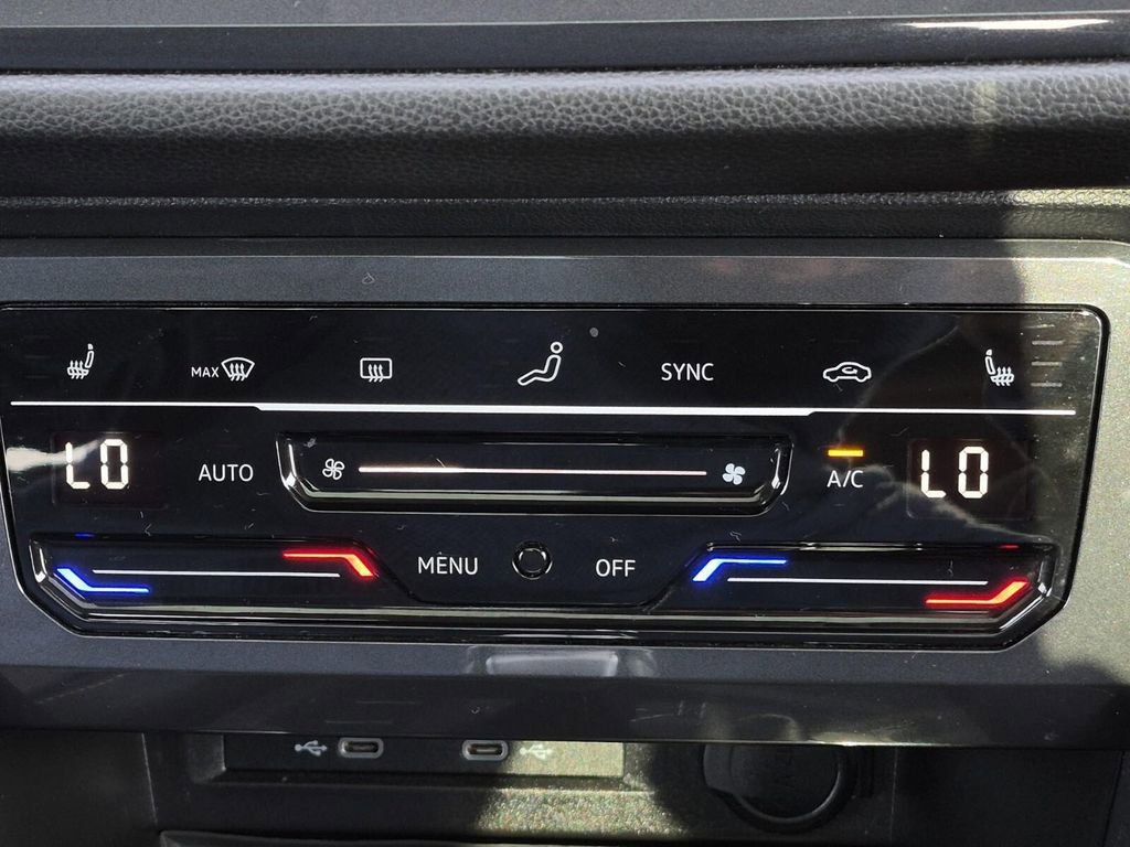 Used 2022 Volkswagen Tiguan SE w/ Panoramic Sunroof Package image 20