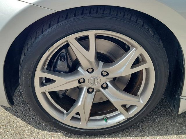 Used 2011 Nissan 370Z Touring w/ Sport Pkg image 11